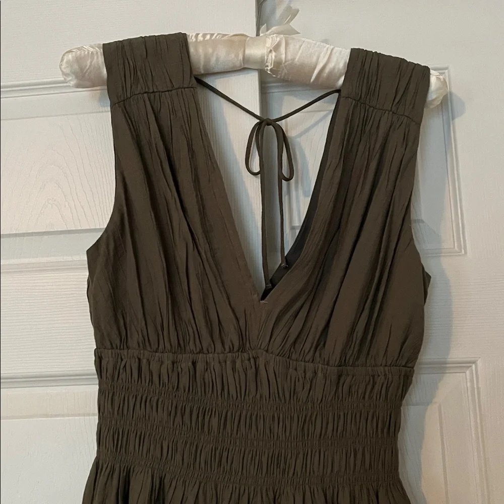 Abercrombie & Fitch Women's Smocked Plunge Crinkle Mini Dress - Small Tall - Picture 3 of 10